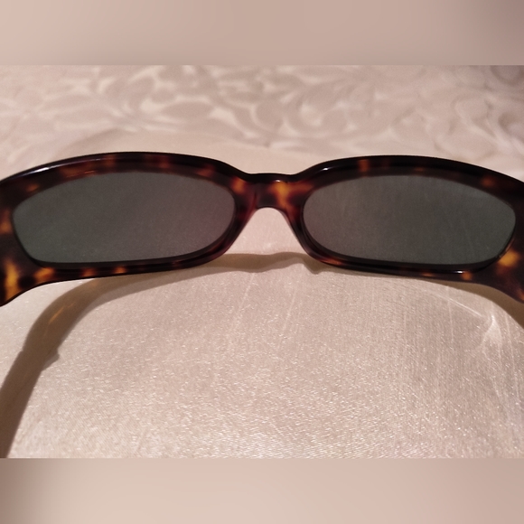 Authentic Dolce & Gabbana women sunglasses - Picture 9 of 11